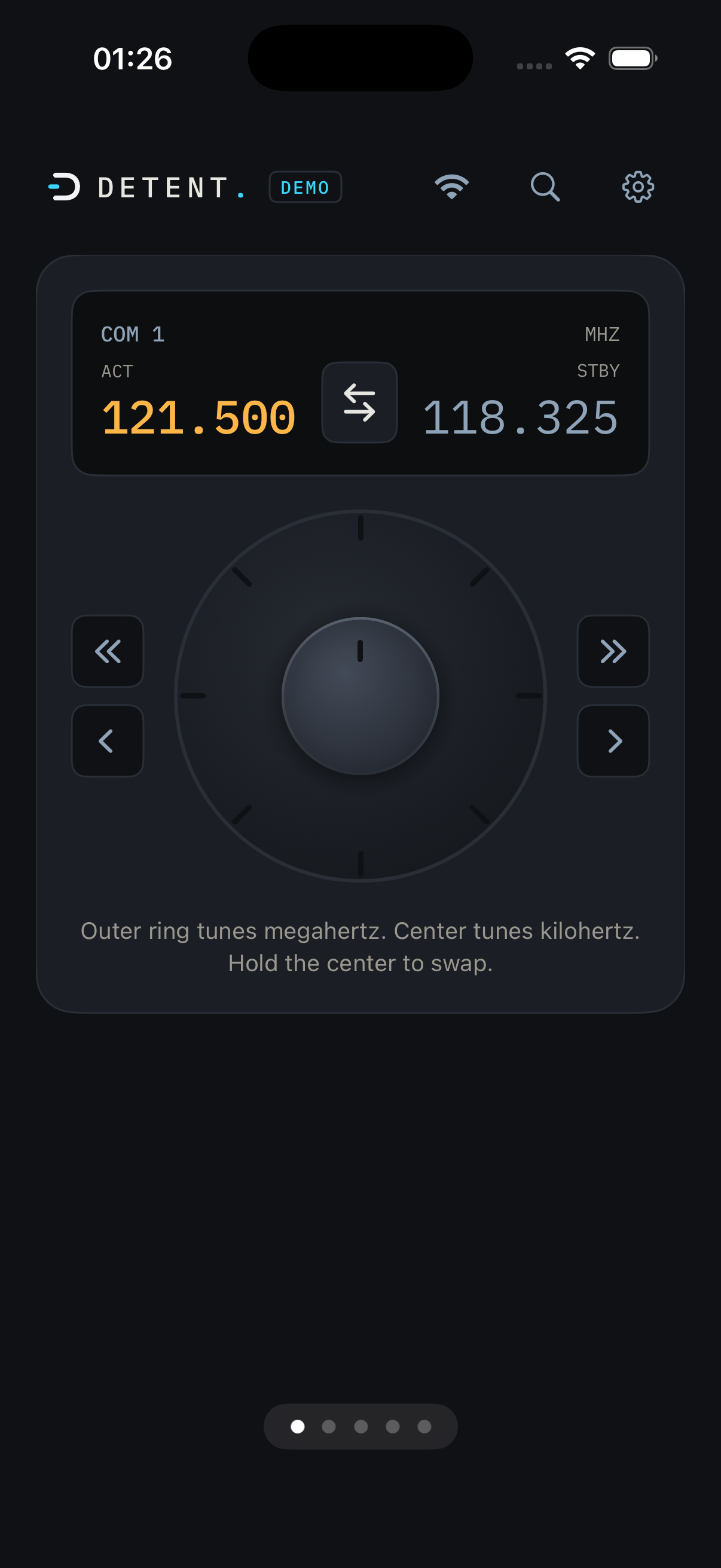 DETENT on iPhone showing a single COM radio with concentric tuning knobs